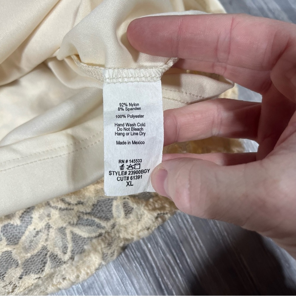 W5 Ivory Cream White Lace Blouse Top; XL; NEW - Picture 6 of 8